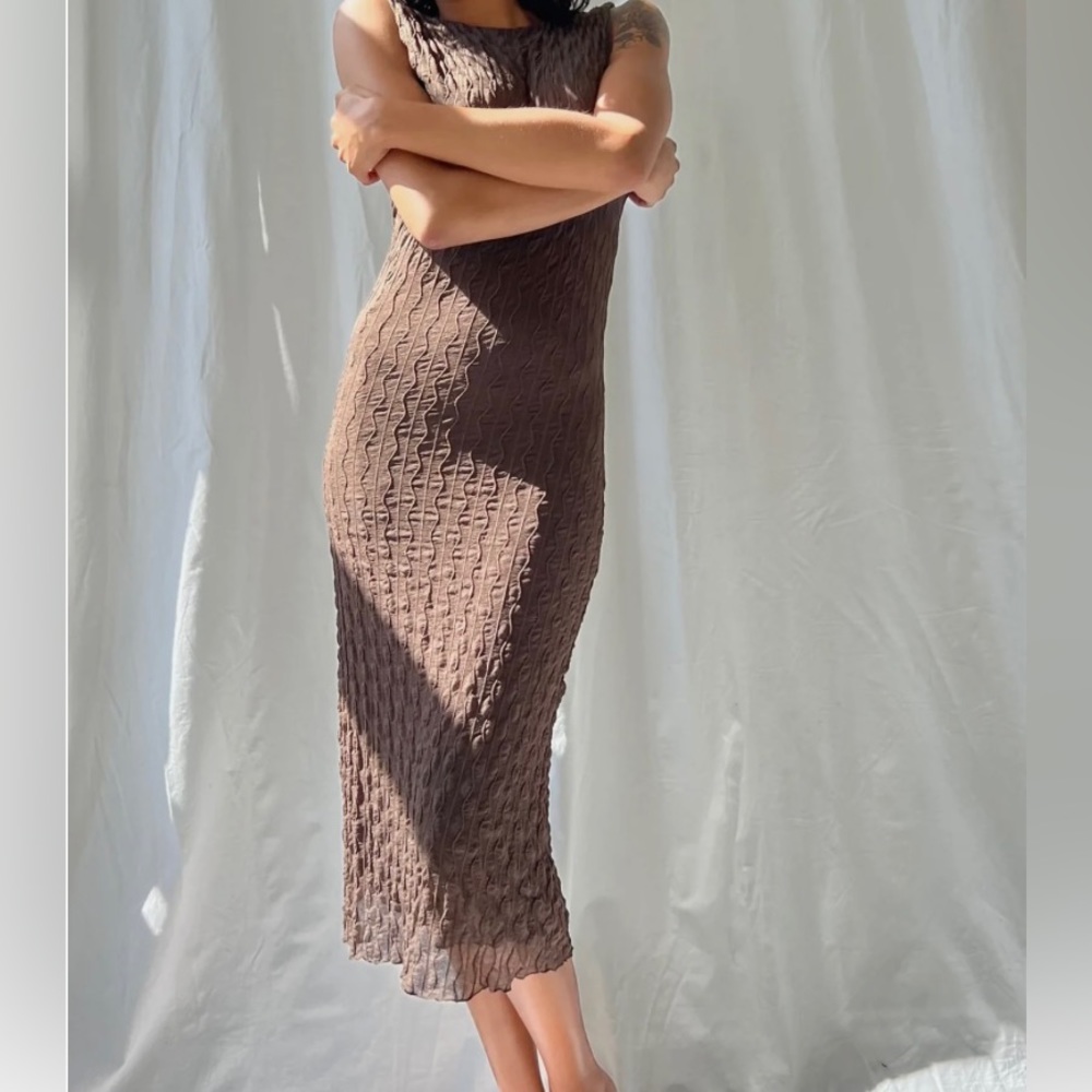 Lisa Says Gah chocolate brown midi dress. Size M.